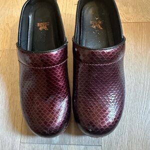 Dansko XP clogs